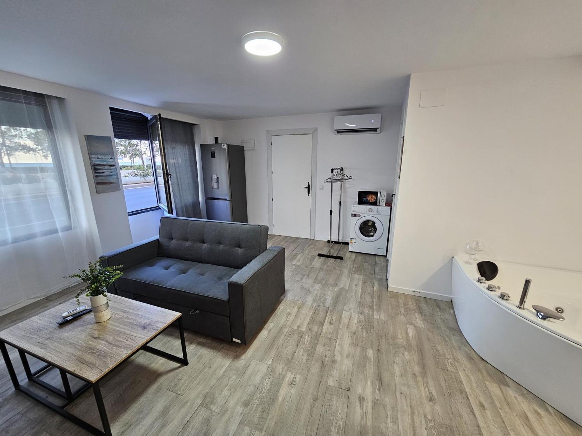 Playa Postiguet 2 Apartment *